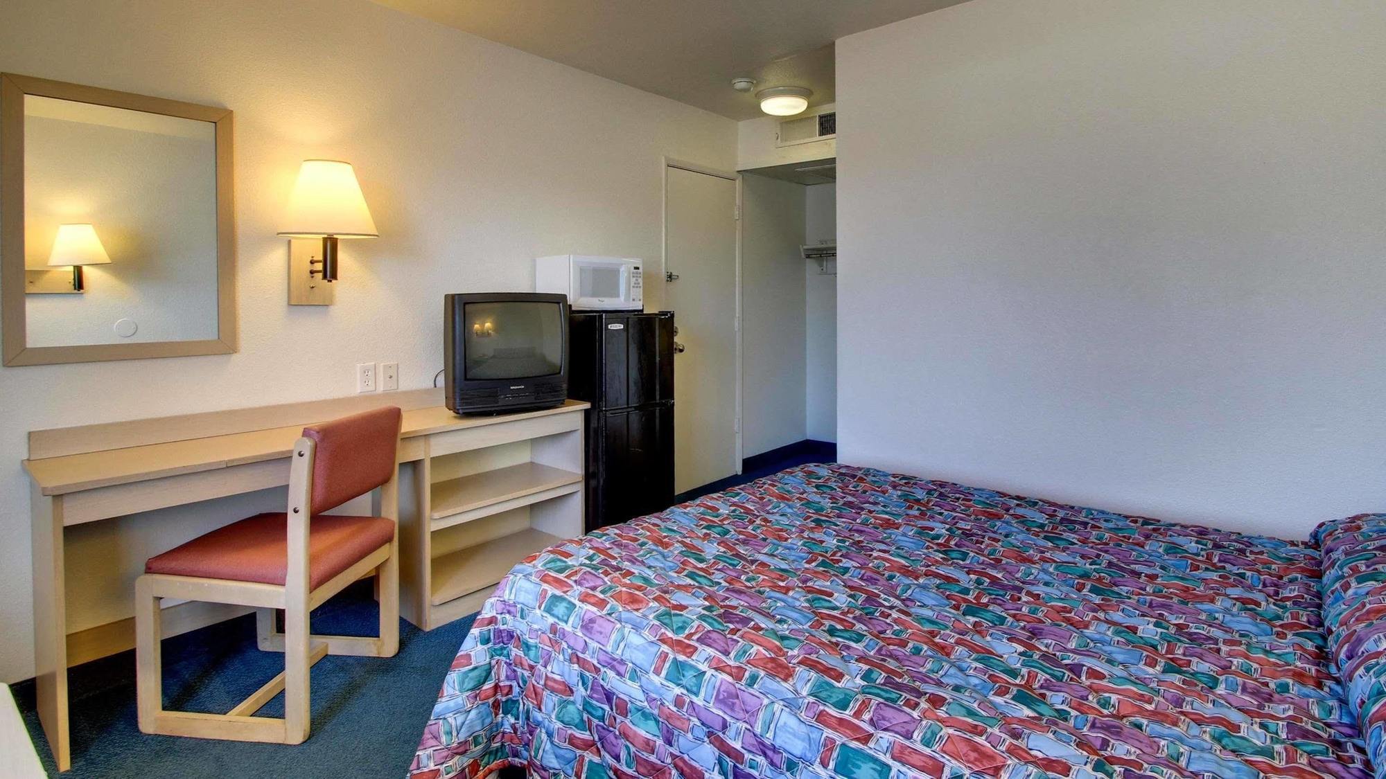 Quality Inn & Suites Des Moines Airport Exterior foto