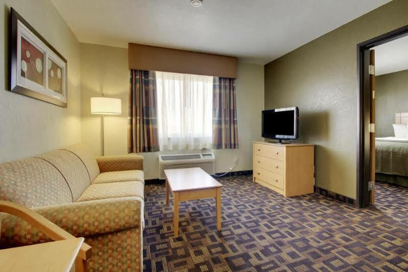 Quality Inn & Suites Des Moines Airport Exterior foto